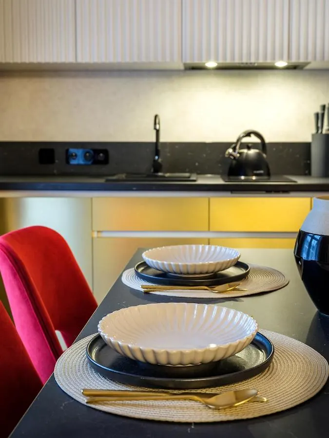 Golden Queen Deluxe Jacuzzi Apartments - Old Town Krakow 0*,  Poland